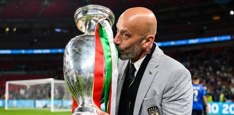 Chelsea legend Gianluca Vialli passes away after battle with cancer