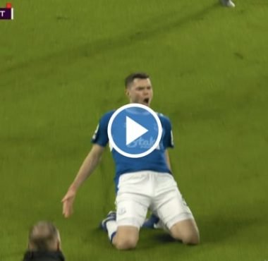 Video: A brilliant goal by Michael Keane to stun Tottenham in the last minute